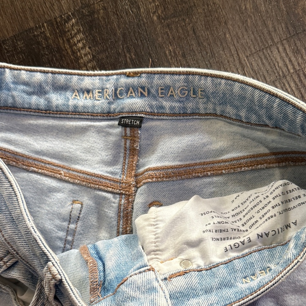 American Eagle Outfitters Light Gray Distressed Boyfriend Jeans - Picture 3 of 6